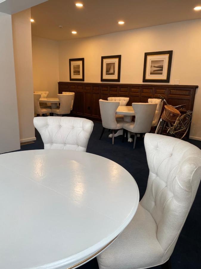 The Argus Hotel & Cocktail Lounge Albany Bagian luar foto